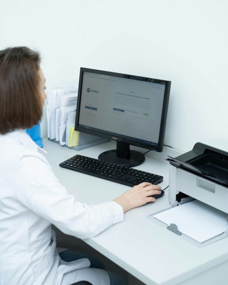 elen-sher-0dF7UzD2Yd8-unsplash